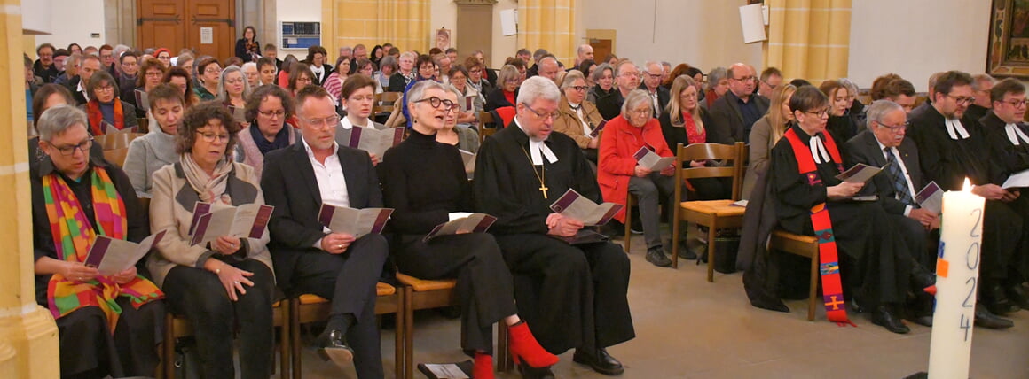 Am 8. November wurde Schuldekanin Ursula Ripp-Hilt in einem Festgottesdienst in den Ruhestand verabschiedet